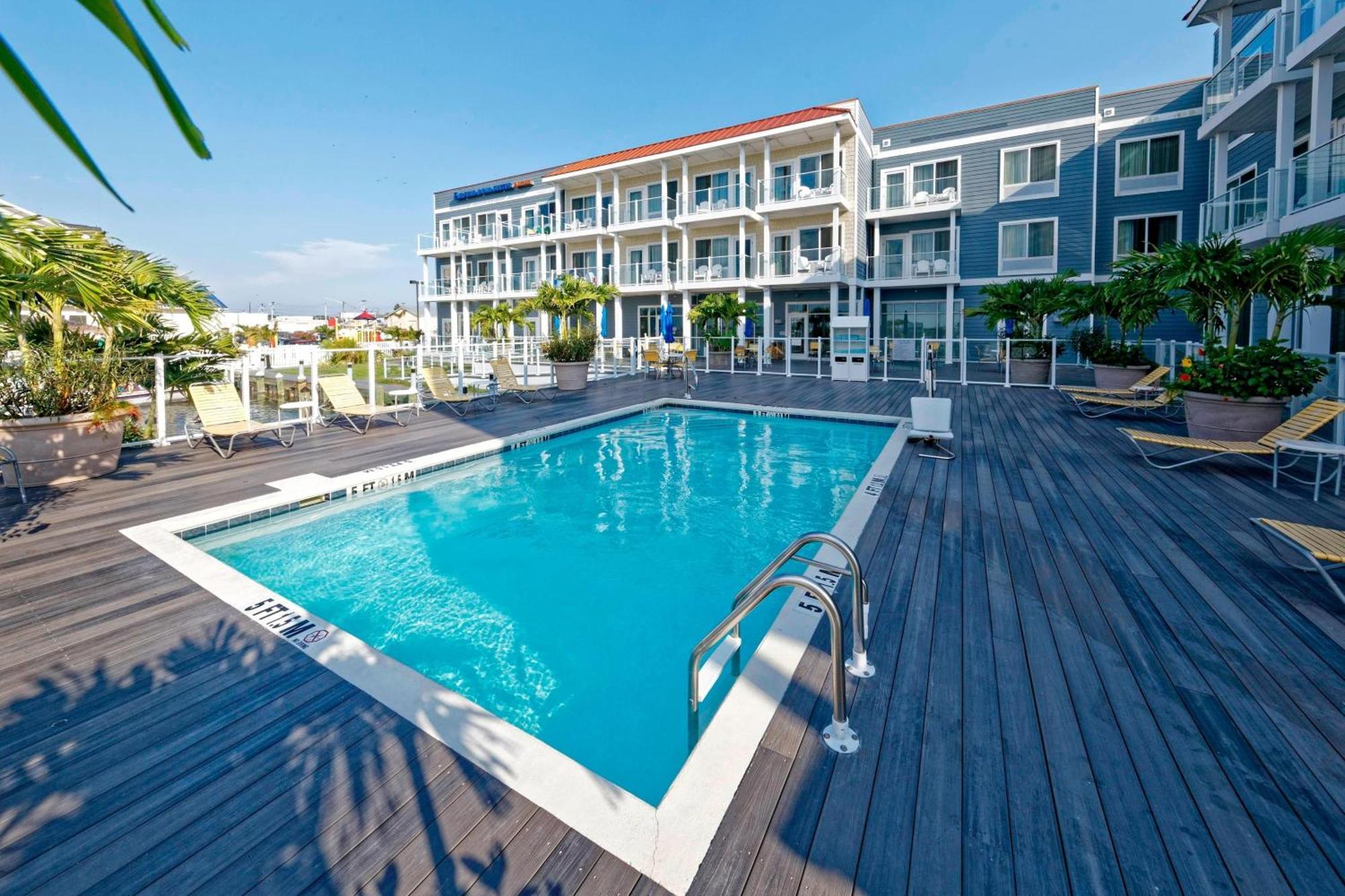 Fairfield Inn & Suites By Marriott Chincoteague Island Waterfront Экстерьер фото